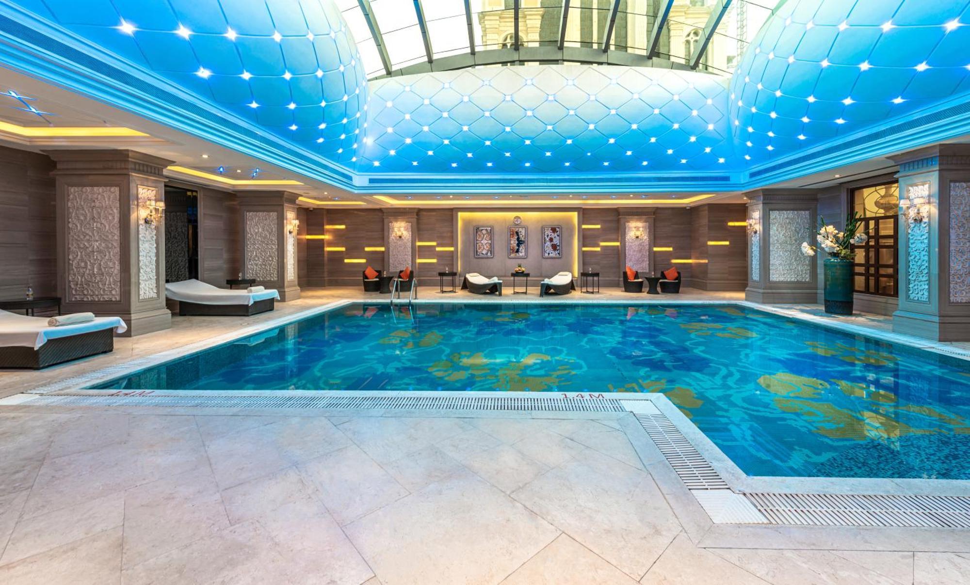 Narcissus Riyadh Hotel & Spa מראה חיצוני תמונה The swimming pool at the hotel