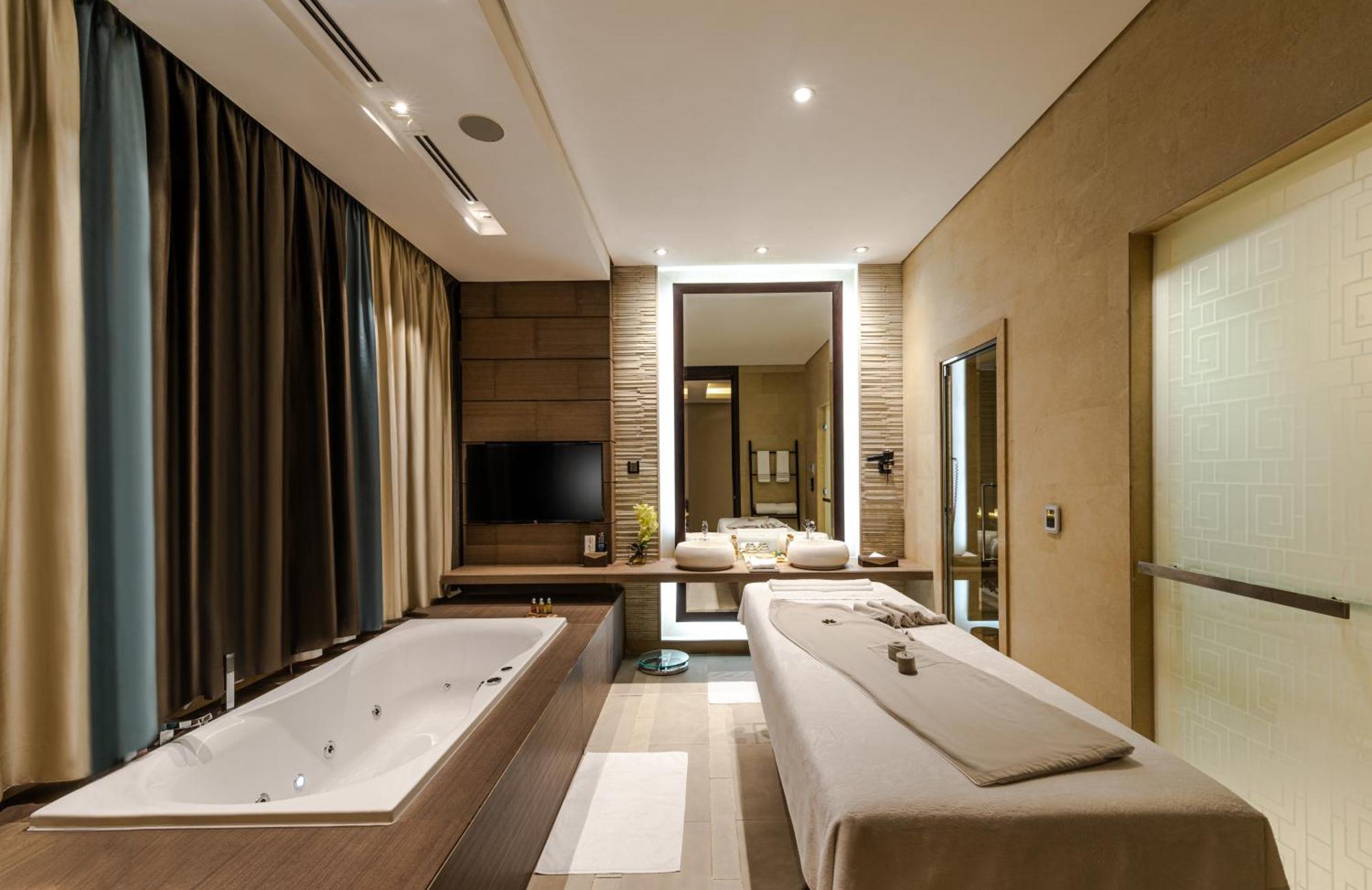 Narcissus Riyadh Hotel & Spa מראה חיצוני תמונה Spa at The Ritz-Carlton, Dubai
